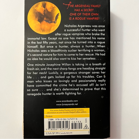 The Renegade Hunter by Lynsay Sands paperback novel - Picture 2 of 3